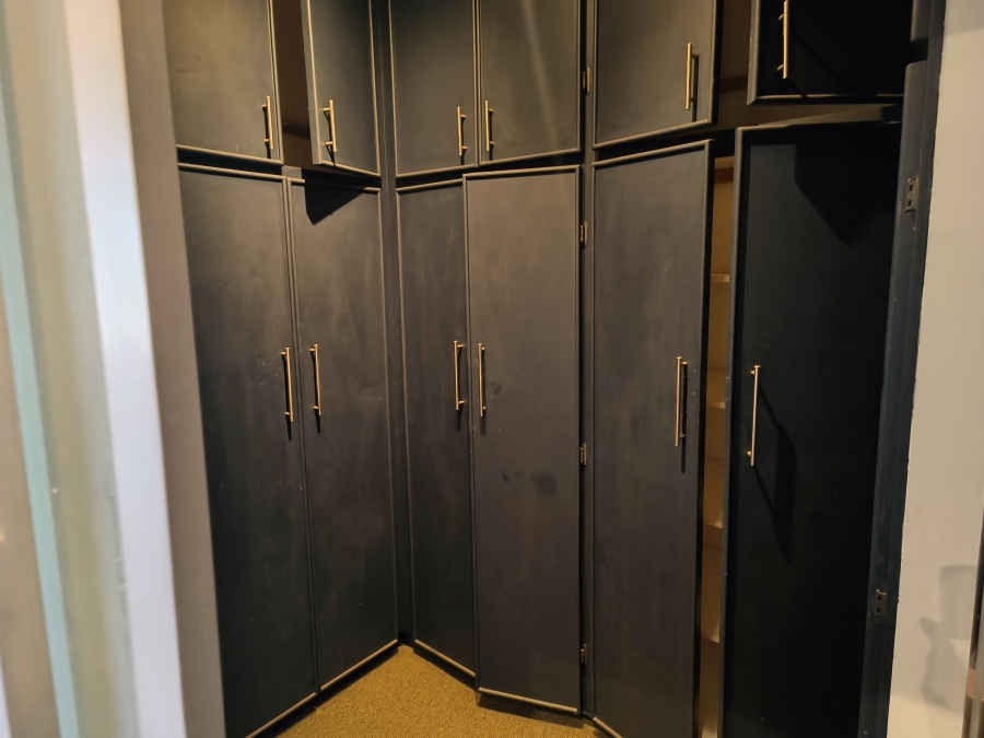 23 Bedroom Property for Sale in Kannoniers Park North West